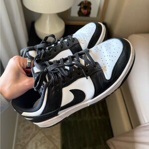 PANDA NIKE DUNKS